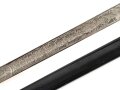 Preussen, Kürassier Pallasch / Extradegen Modell 1889.  Eigentumstsück mit doppelseitiger Klingenäztung . Der Träger war Angehöriger im "Kürassier Regiment von Seydlitz No. 7"  Ordentliche Klinge, Griffwicklung restauriert, Scheide überlackiert