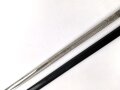 Preussen, Kürassier Pallasch / Extradegen Modell 1889.  Eigentumstsück mit doppelseitiger Klingenäztung . Der Träger war Angehöriger im "Kürassier Regiment von Seydlitz No. 7"  Ordentliche Klinge, Griffwicklung restauriert, Scheide überlackiert