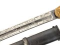 Preußen, Säbel für einen Offizier der Artillerie. Eigentumstück mit deoppelseitig geätzter Klinge . Die Scheide vermutlich neuzeitlich nachgebläut, sonst in gutem gesamtzustand.