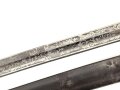 Preußen, Säbel für einen Offizier der Artillerie. Eigentumstück mit deoppelseitig geätzter Klinge . Die Scheide vermutlich neuzeitlich nachgebläut, sonst in gutem gesamtzustand.
