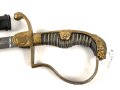 Preußen, Säbel für einen Offizier der Artillerie. Eigentumstück mit deoppelseitig geätzter Klinge . Die Scheide vermutlich neuzeitlich nachgebläut, sonst in gutem gesamtzustand.