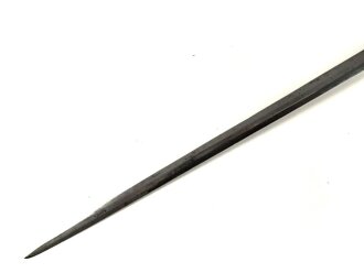 Bayern, Degen für Militärbeamte um 1800. Messinggefäß, sechskantige Klinge mit beidseitiger Ätzung gereinigt, Monogramm MJ unter Krone für König Maximilian I Josef. Klinge beschliffen und verputzt, sonst guter Gesamtzustand