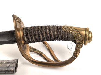 Frankreich, Säbel Modell 1822  für Offiziere der Kavallerie. Die Gravur auf dem Klingenrücken entfernt, sonst guter Zustand
