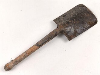 Spaten  Wehrmacht, ungereinigtes Stück aus Scheunenfund