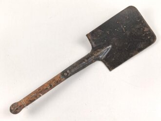 Spaten  Wehrmacht, ungereinigtes Stück aus Scheunenfund
