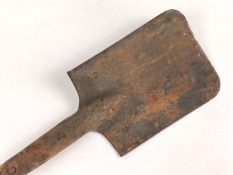 Spaten  Wehrmacht, ungereinigtes Stück aus Scheunenfund