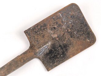 Spaten  Wehrmacht, ungereinigtes Stück aus Scheunenfund
