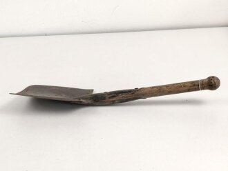 Spaten  Wehrmacht, ungereinigtes Stück aus Scheunenfund