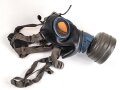 Gasmaske mit Filter Wehrmacht. Originallack, datiert 1942/44