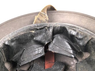 Großbritannien 2. Weltkrieg, Stahlhelm in gutem Gesamtzustand, das Innenfutter datiert 1943