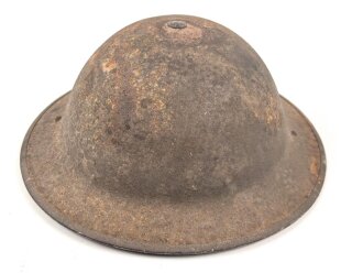 Großbritannien 2. Weltkrieg, Stahlhelm in gutem Gesamtzustand, das Innenfutter datiert 1943
