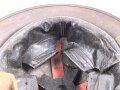 Großbritannien 2. Weltkrieg, Stahlhelm in gutem Gesamtzustand, das Innenfutter datiert 1943