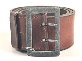 Luftwaffe, Zweidornkoppel für Offiziere. Breite knapp 6cm, Gesamtlänge 112cm