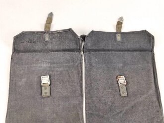 Wehrmacht, Beutel für Gewehrgranaten . Dunkelblaues, ungebrauchtes Stück mit Lagerspuren, ungereinigt