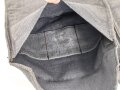 Wehrmacht, Beutel für Gewehrgranaten . Dunkelblaues, ungebrauchtes Stück mit Lagerspuren, ungereinigt