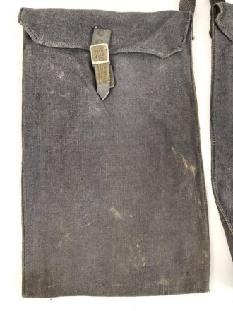Wehrmacht, Beutel für Gewehrgranaten . Dunkelblaues, ungebrauchtes Stück mit Lagerspuren, ungereinigt