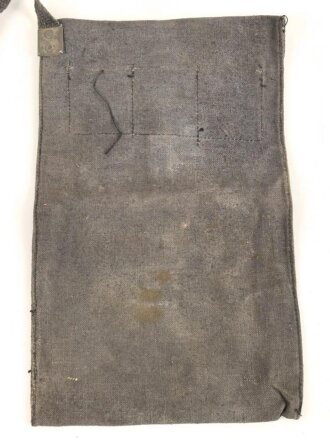 Wehrmacht, Beutel für Gewehrgranaten . Dunkelblaues, ungebrauchtes Stück mit Lagerspuren, ungereinigt