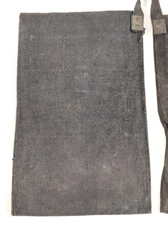 Wehrmacht, Beutel für Gewehrgranaten . Dunkelblaues, ungebrauchtes Stück mit Lagerspuren, ungereinigt