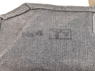Wehrmacht, Beutel für Gewehrgranaten . Dunkelblaues, ungebrauchtes Stück mit Lagerspuren, ungereinigt