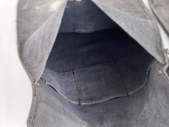 Wehrmacht, Beutel für Gewehrgranaten . Dunkelblaues, ungebrauchtes Stück mit Lagerspuren, ungereinigt