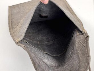 Wehrmacht, Beutel für Gewehrgranaten . Graues, ungebrauchtes Stück mit Lagerspuren, ungereinigt