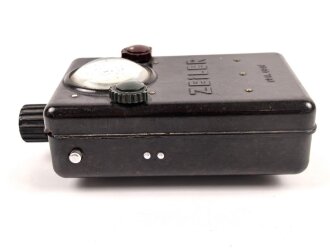 Taschenlampe aus Pressmasse "Zeiler No.M. 4848" Anknöpflasche aus Ersatzmaterial , Funktion nicht geprüft