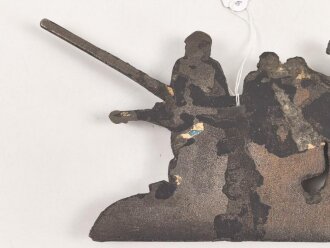 Eisenguß Relief 2cm Flak mit Bedienung Darstellend. Breite des "Sockel" 22cm