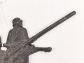 Eisenguß Relief 2cm Flak mit Bedienung Darstellend. Breite des "Sockel" 22cm