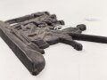 Eisenguß Relief 2cm Flak mit Bedienung Darstellend. Breite des "Sockel" 22cm