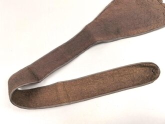 Schutztasche für einen Säbel III.Reich. Reissverschluss leicht defekt, sonst guter Zustand
