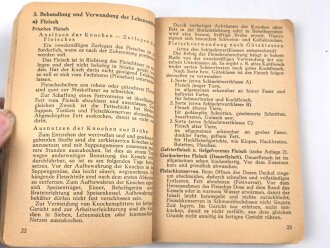 H. Dv. 86 "Feldkochbuch" datiert 1941 mit 124 Seiten.