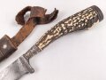 1. Weltkrieg Infanterie Regiment 164, Verliehener Grabendolch " Für hervorragende Tapferkeit Regt. 164" , dazu eine gusseiserne Erinnerungsplakette. Durchmesser der Plakette 22cm, das Namensschild aus Messing aufpoliert. Sehr seltener Grabendolch, leider