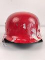 Stahlhelmglocke Modell 1935 Wehrmacht. Aussen überlackiert, innen original lackiert. Hersteller ET66