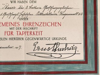 Hessen, Verleihungsurkunde Allgemeines Ehrenzeichen für Tapferkeit, ausgestellt auf einen Angehörigen im Feldartillerie Regiment 25 . Mehrfach gefaltet