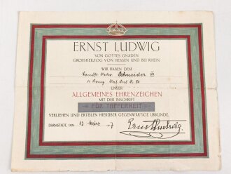 Hessen, Verleihungsurkunde Allgemeines Ehrenzeichen für Tapferkeit, ausgestellt auf einen Angehörigen im Reserve Infanterie Regiment 80 . Mehrfach gefaltet