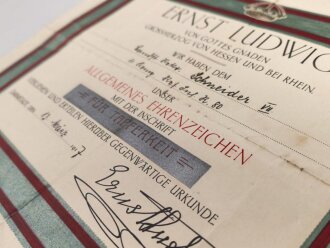 Hessen, Verleihungsurkunde Allgemeines Ehrenzeichen für Tapferkeit, ausgestellt auf einen Angehörigen im Reserve Infanterie Regiment 80 . Mehrfach gefaltet