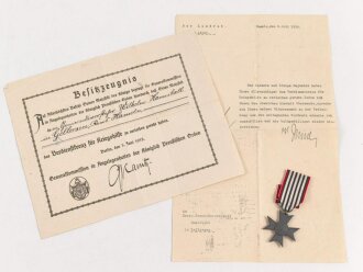 Preussen, Verleihungsurkunde zum Verdienstkreuz für Kriegshilfe, ausgestellt auf einen Gemeidevorsteher am 3.Juni 1918. Mehrfach gefaltet, dazu das Verdienstkreuz am Band