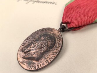 Bayern , Besitzzeugnis zur Jubiläumsmedaille 1905. Mittig gefaltet, dazu die Medaille am Band