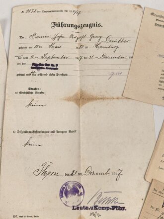Hamburg, Verleihungsurkunde zum Hanseatenkreuz, ausgestellt am 20.10.1916 auf einen Pionier. Dazu das kreuz am Band sowie diverse weitere Papiere, ein Foto und sein Führungszeugnis