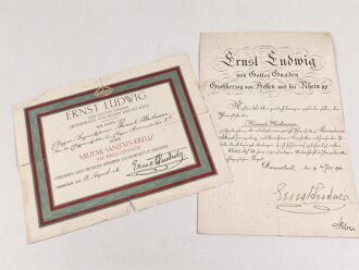 Hessen, Verleihungsurkunde Militär Sanitätskreuz am Kriegsbande, ausgestellt auf einen Angehörigen Etappen Kommandantur 8., dazu eine Dienstaltersurkunde vom 4.7.1914 mit eigenhändiger Unterschrift Ernst Ludwig.