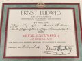 Hessen, Verleihungsurkunde Militär Sanitätskreuz am Kriegsbande, ausgestellt auf einen Angehörigen Etappen Kommandantur 8., dazu eine Dienstaltersurkunde vom 4.7.1914 mit eigenhändiger Unterschrift Ernst Ludwig.