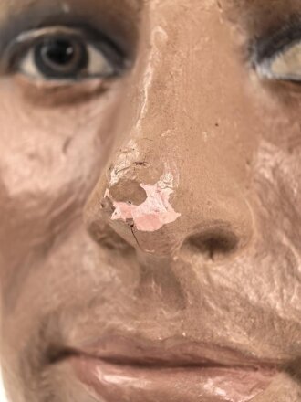Kopf einer alten Schaufensterfigur , original bemalt, ungereinigtes Stück