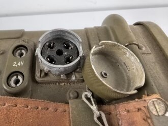 Ungarn Nachkrieg, Tornisterfunkgerät R-108D. Originallack, Optisch einwandfrei, Funktion nicht geprüft, Gerät lässt sich nicht vom Gehäuse lösen, höchstwahrscheinlich unbenutztes Gerät