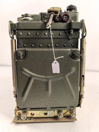 Nationale Volksarmee der DDR, Funkgerät R-107 aus der Zeit des kalten Krieg. Optisch gut, Funktion nicht geprüft