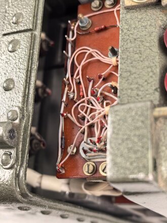 Nationale Volksarmee der DDR, Funkgerät R-107 aus der Zeit des kalten Krieg. Optisch gut, Funktion nicht geprüft