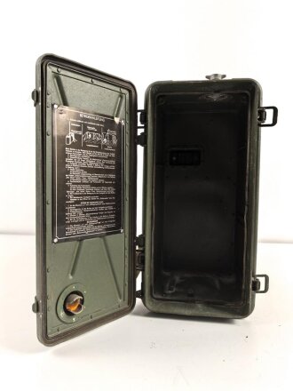 DDR, Gehäuse für ein Tornisterfunkgerät R-109 ? Originallack