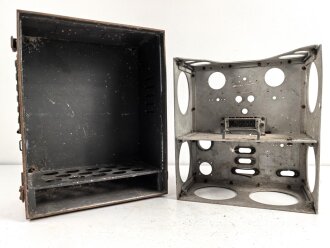 Luftwaffe, Gehäuse zum Netztastgleichrichter NTG2 für "Elster" . Ln 20044. Ungereinigtes Stück, Originallack