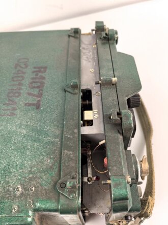 Nationale Volksarmee der DDR, Funkgerät R-107T aus der Zeit des kalten Krieg. Optisch gut, Funktion nicht geprüft