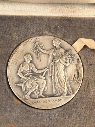 Verdienstmedaille in silber des " Bayerischen Industriellen Verbandes" Hersteller " Carl Poellath, Schrobenhausen, in Etui von Lauer Nürnberg