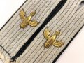 Kriegsmarine Paar Schulterstücke für einen Leutnant auf dunkelgrünem Tuch